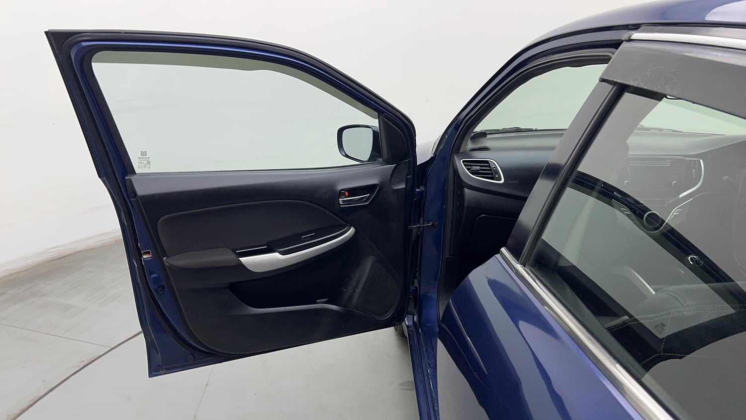 Used 2018 Maruti Suzuki Baleno Delta 1.2 Petrol Manual interior LEFT FRONT DOOR OPEN VIEW