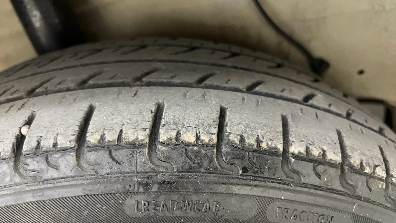 Used 2017 Maruti Suzuki Celerio VXI (O) AMT Petrol Automatic tyres RIGHT REAR TYRE TREAD VIEW