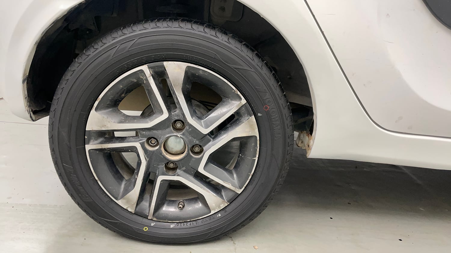 Used 2019 Tata Tiago Revotron XZ Plus Dual Tone Petrol Manual tyres RIGHT REAR TYRE RIM VIEW