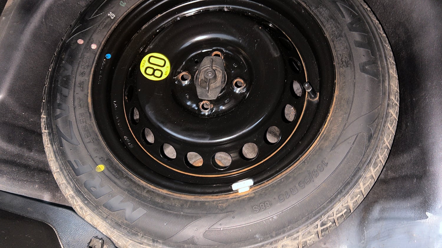 Used 2018 Maruti Suzuki Baleno Zeta 1.2 Petrol Manual tyres SPARE TYRE VIEW