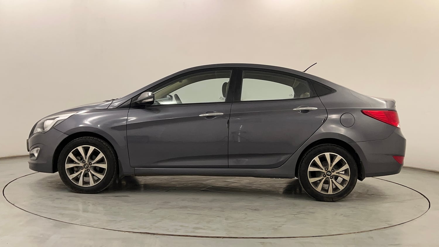 Used 2015 Hyundai Fluidic Verna 4S 1.6 VTVT SX Petrol Manual exterior LEFT SIDE VIEW