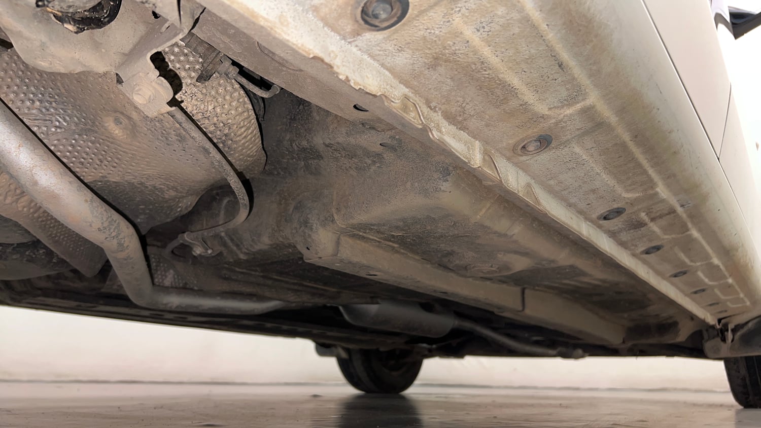 Used 2013 Toyota Etios Liva G Petrol Manual extra REAR RIGHT UNDERBODY VIEW