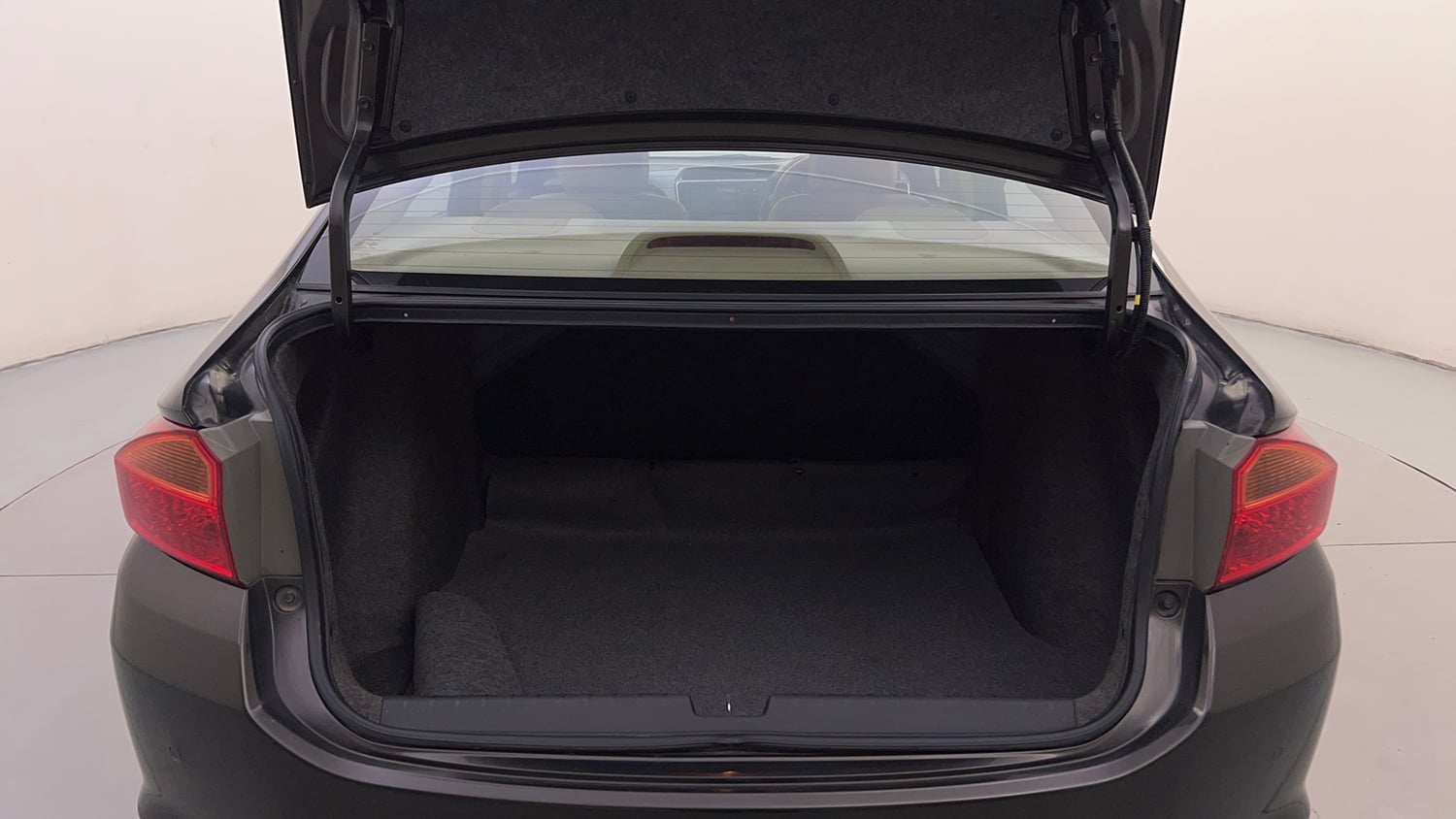 Used 2020 Honda City V Petrol Petrol Manual interior DICKY INSIDE VIEW