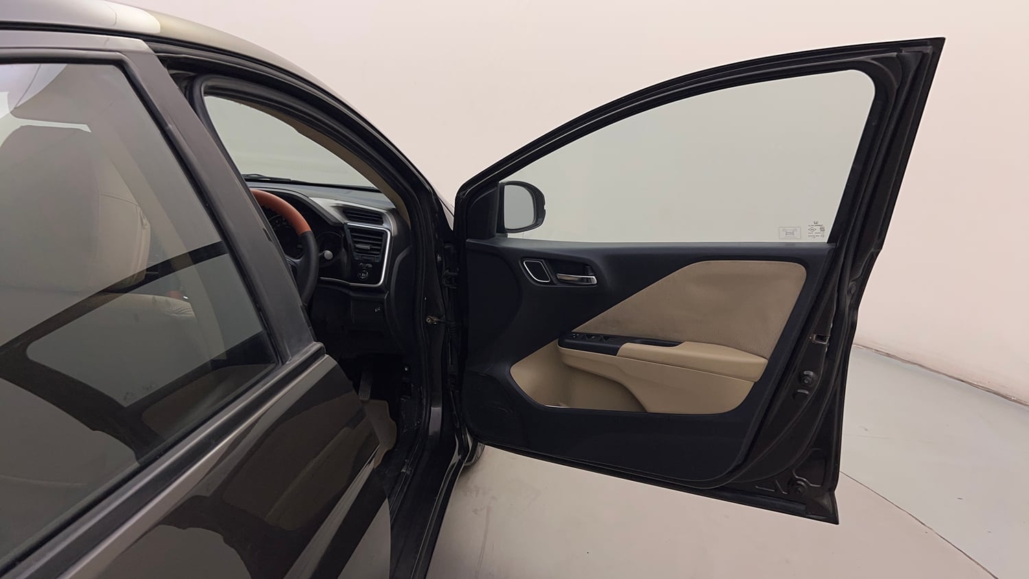 Used 2020 Honda City V Petrol Petrol Manual interior RIGHT FRONT DOOR OPEN VIEW