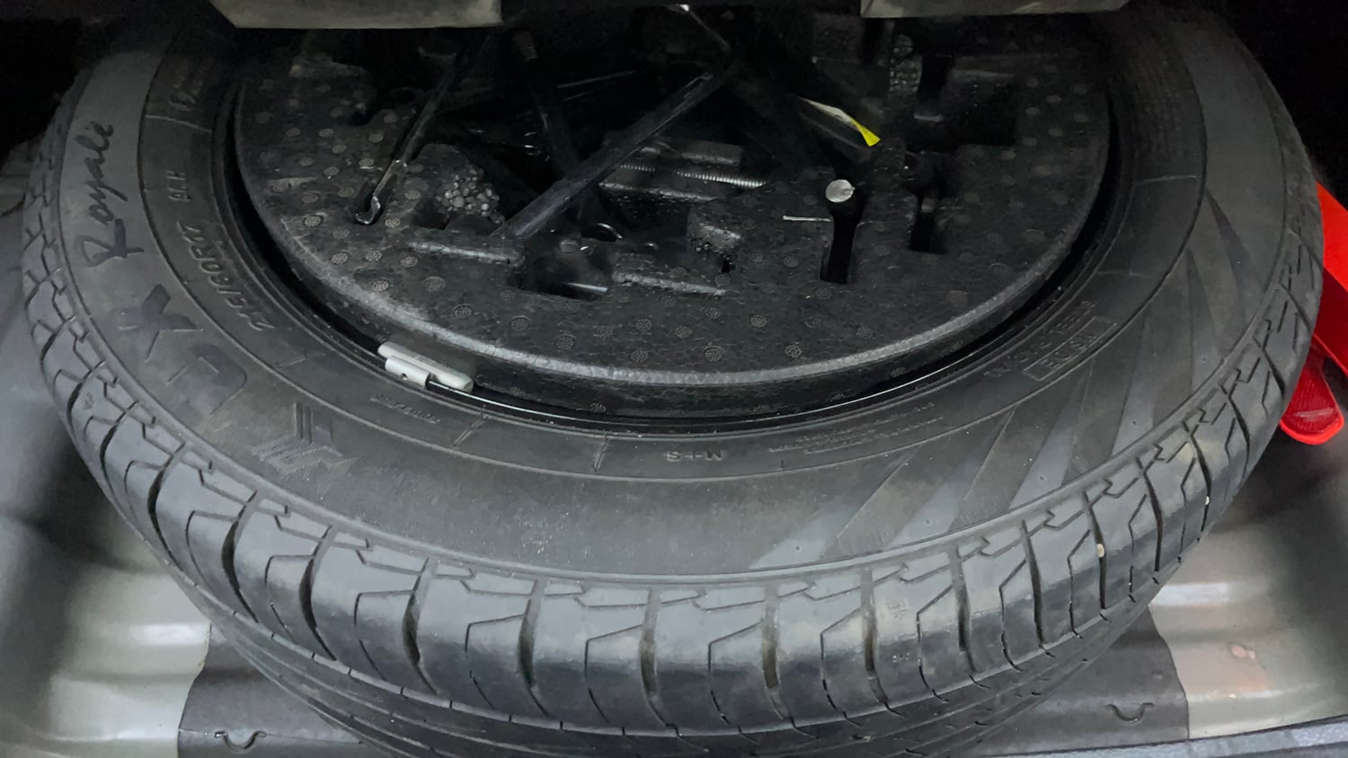 Used 2018 Hyundai Creta SX 1.6 CRDI (O) Diesel Manual tyres SPARE TYRE VIEW