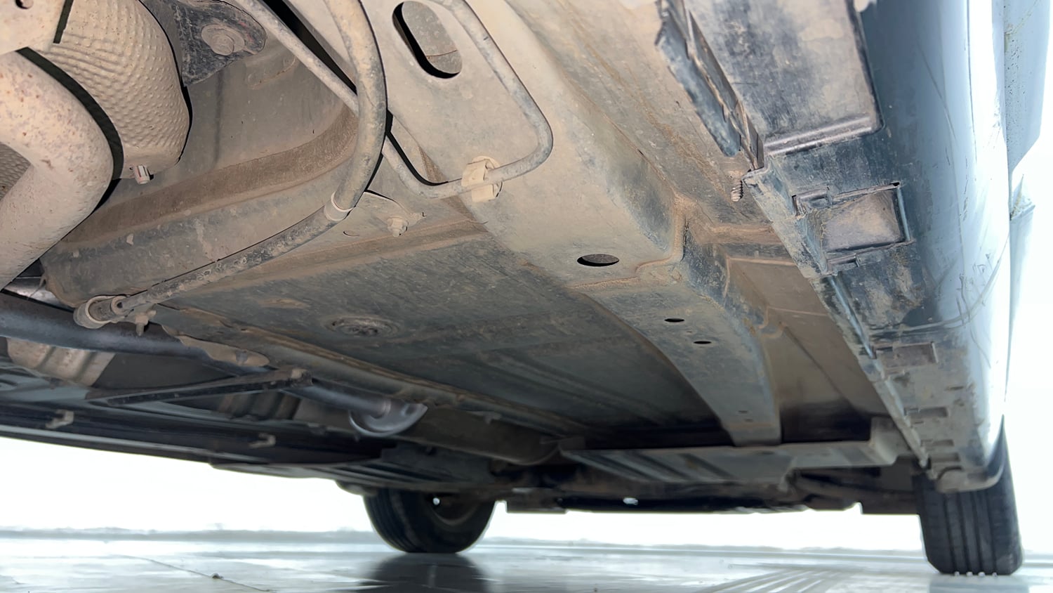 Used 2022 Maruti Suzuki Baleno Sigma MT Petrol Manual extra REAR RIGHT UNDERBODY VIEW