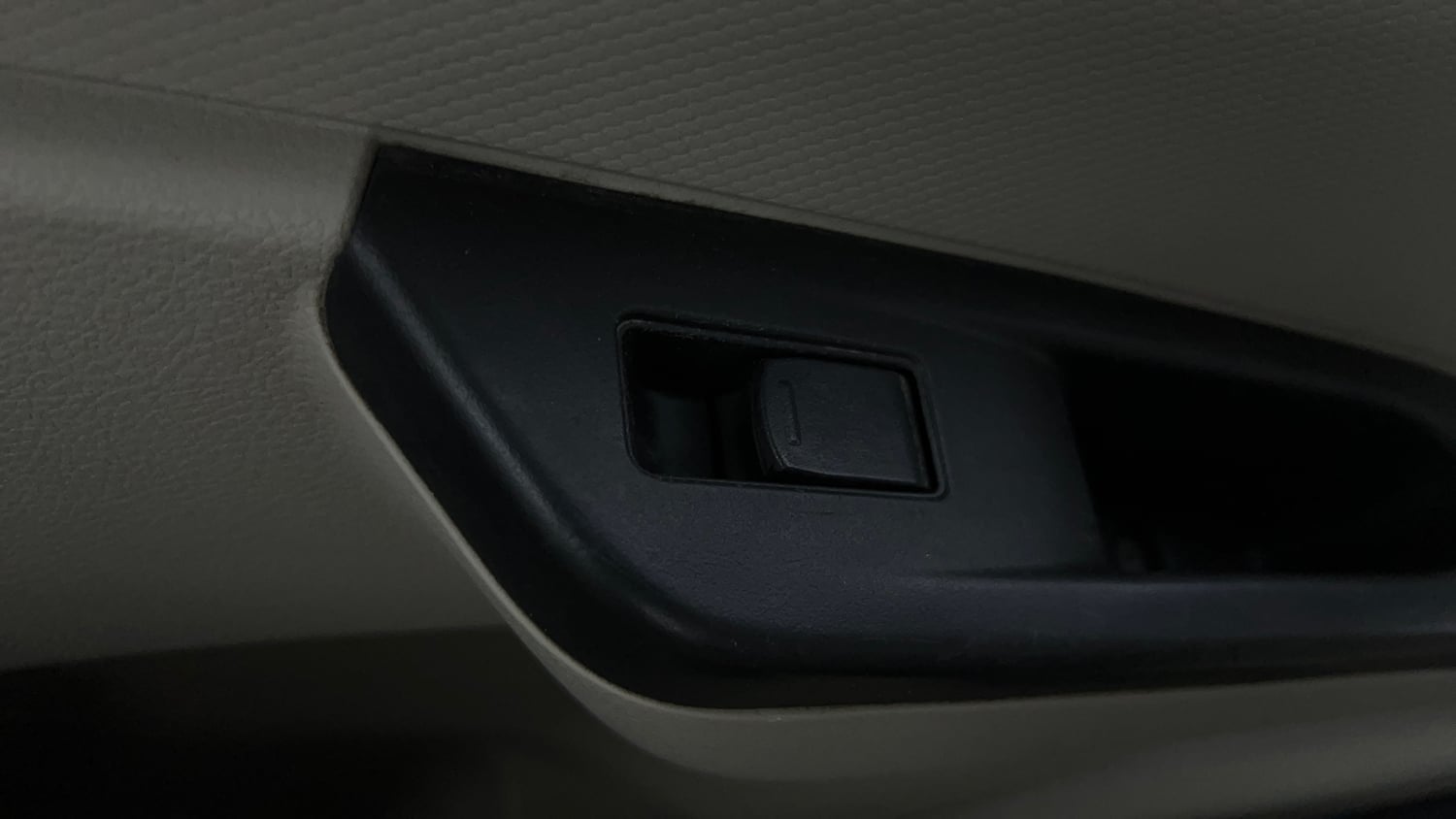 Used 2018 Maruti Suzuki Celerio VXi CNG Cng Manual top_features Rear power window
