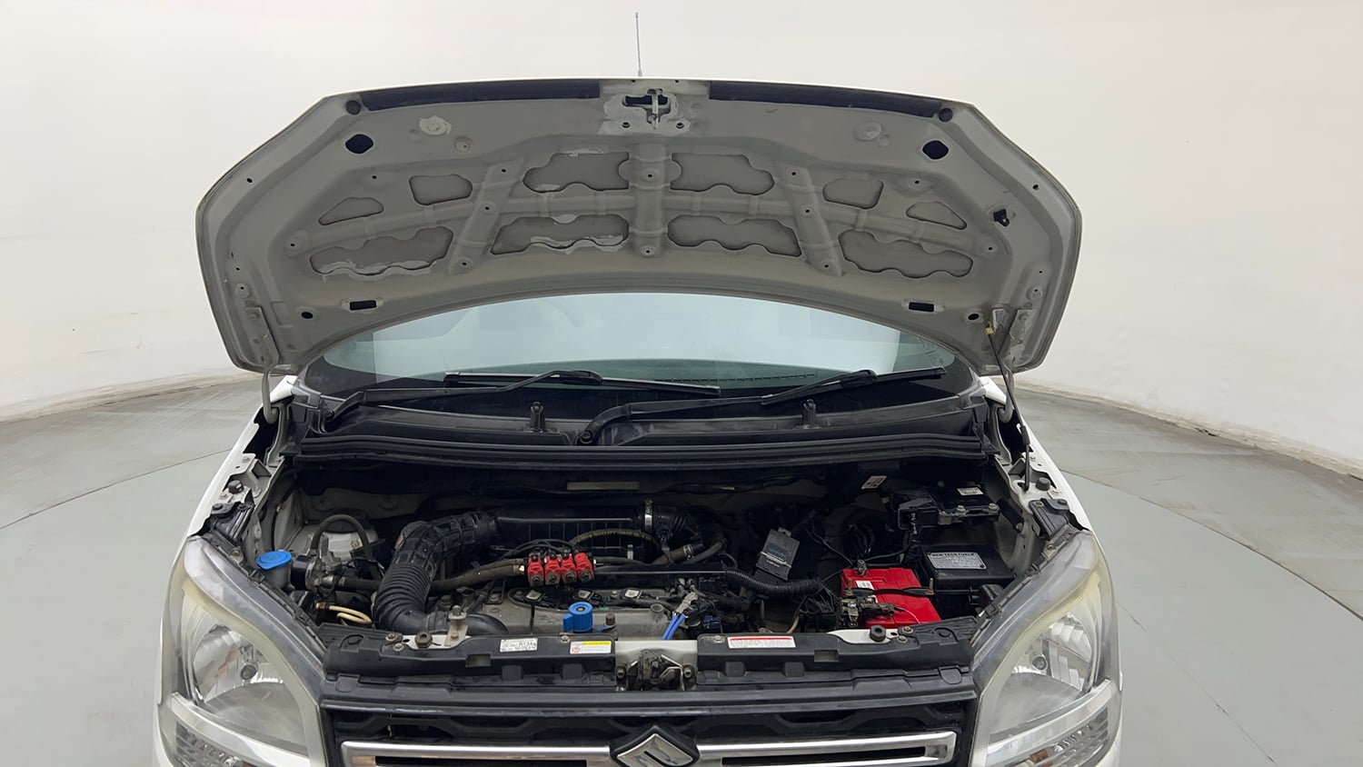 Used 2022 Maruti Suzuki Wagon R 1.0 VXi (O) 1.0 Petrol Manual engine ENGINE & BONNET OPEN FRONT VIEW