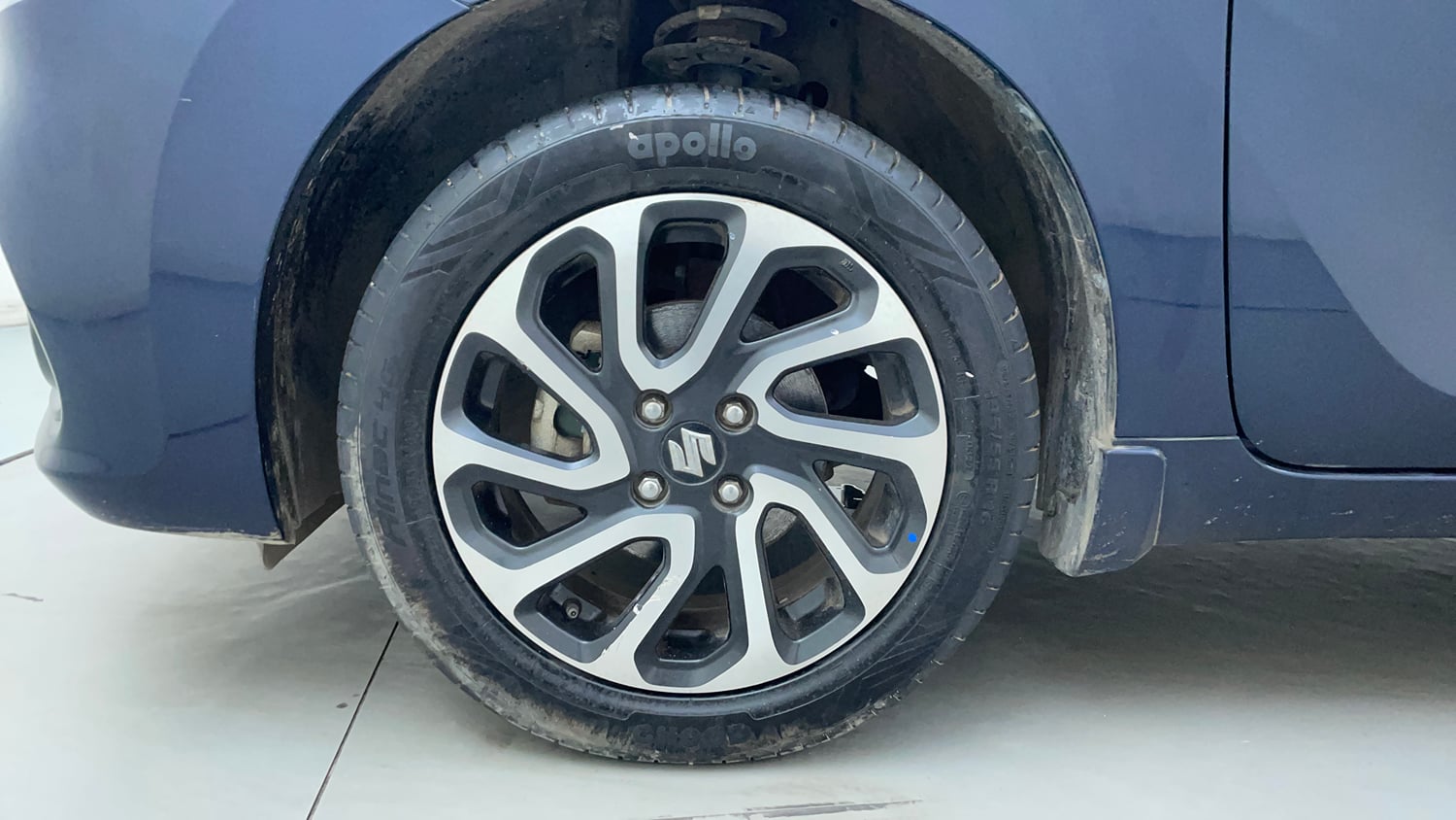 Used 2022 Maruti Suzuki Baleno Alpha AGS Petrol Automatic tyres LEFT FRONT TYRE RIM VIEW