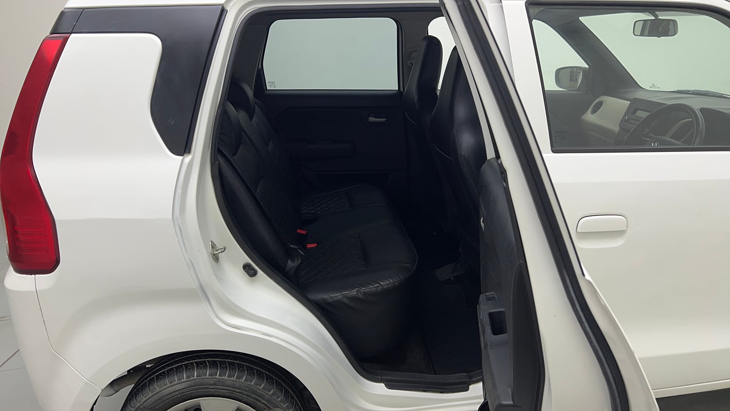 Used 2022 Maruti Suzuki Wagon R VXI 1.0 Petrol Manual interior RIGHT SIDE REAR DOOR CABIN VIEW
