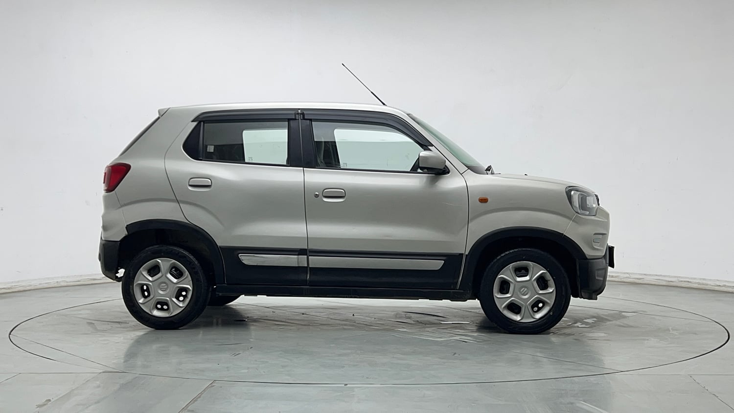 Used 2020 Maruti Suzuki S-Presso VXi Plus AMT Petrol Automatic exterior RIGHT SIDE VIEW