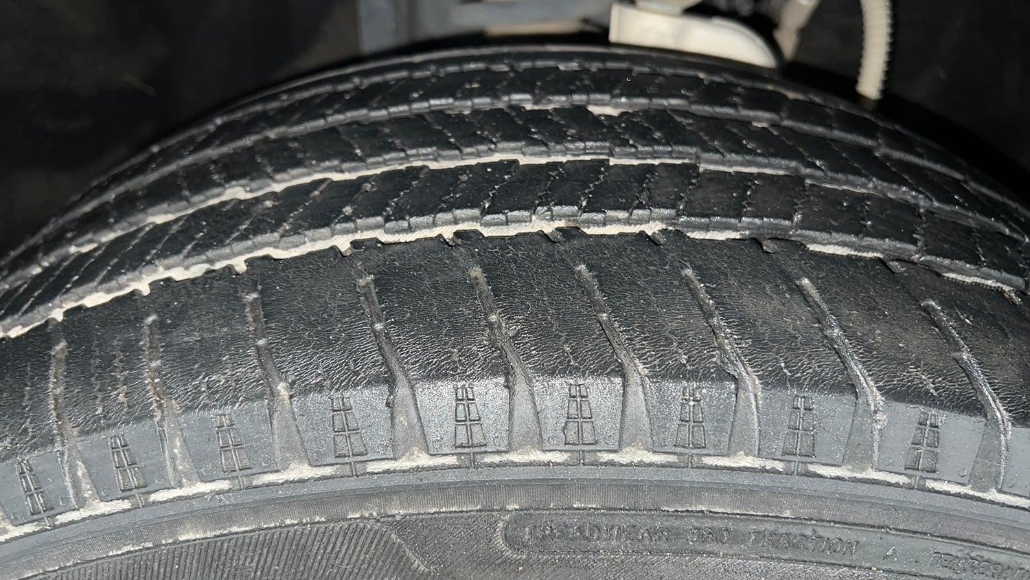Used 2022 Mahindra Scorpio N Z8 L Petrol AT 7 STR Petrol Automatic tyres LEFT FRONT TYRE TREAD VIEW