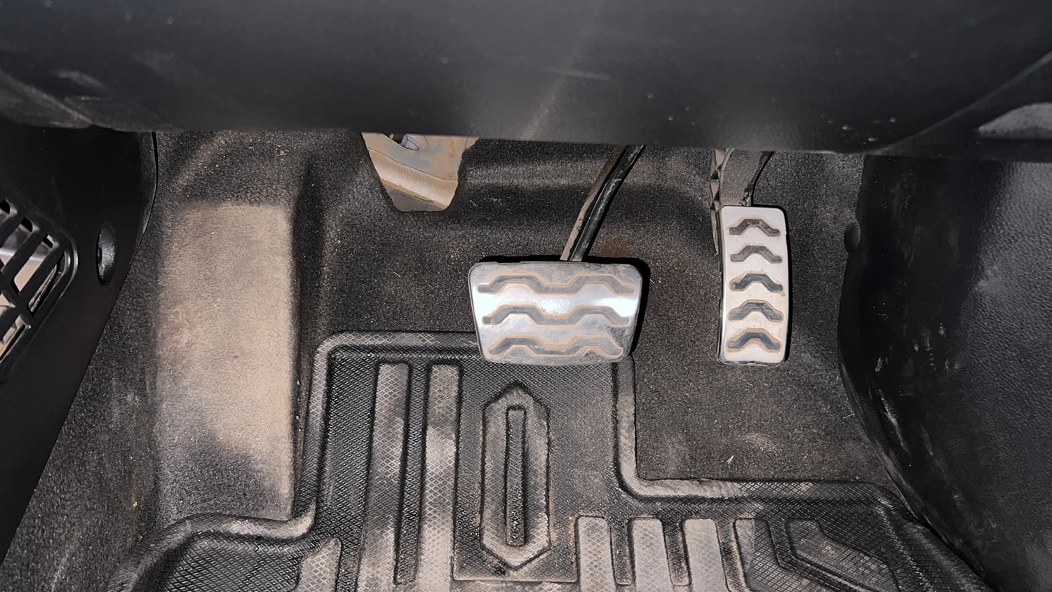 Used 2022 Kia Sonet GTX Plus 1.0 DCT Petrol Automatic interior PEDALS VIEW