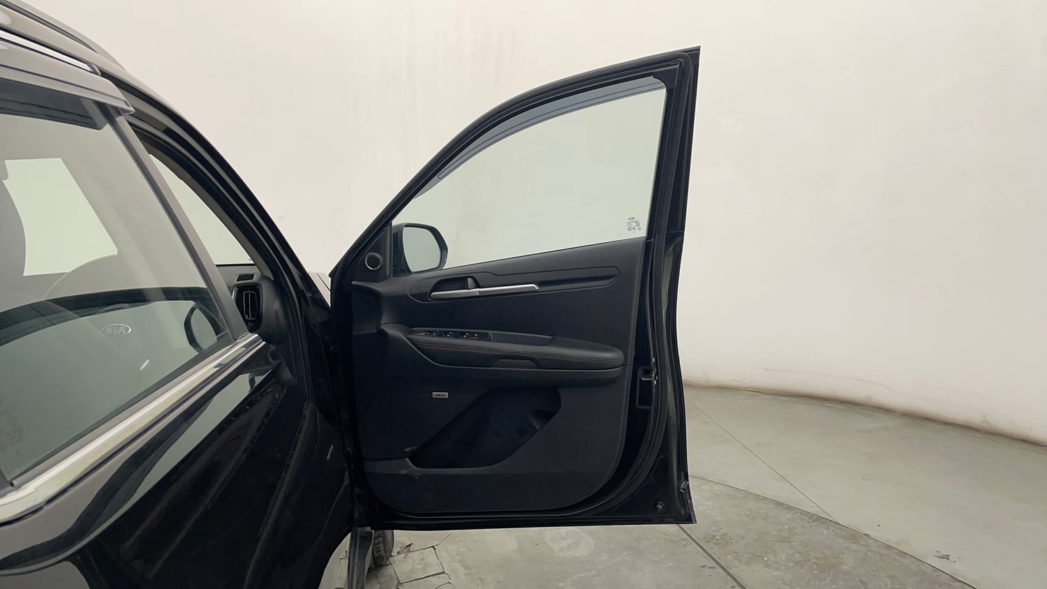 Used 2020 Kia Sonet GTX Plus 1.5 AT Diesel Automatic interior RIGHT FRONT DOOR OPEN VIEW