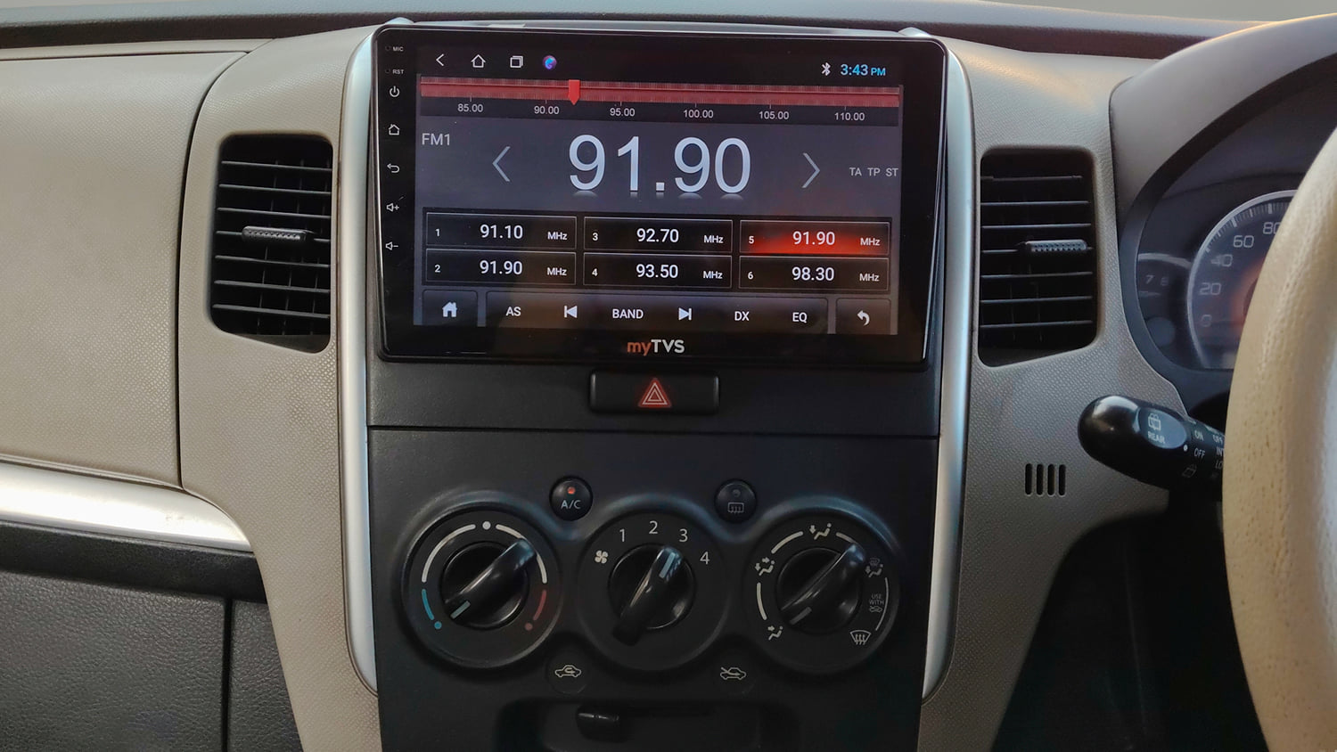 Used 2015 Maruti Suzuki Wagon R VXI Petrol Manual interior MUSIC SYSTEM & AC CONTROL VIEW