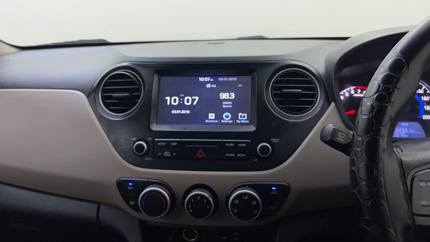 Used 2019 Hyundai Grand i10 Sportz 1.2 Kappa VTVT Petrol Manual top_features Touch screen infotainment system