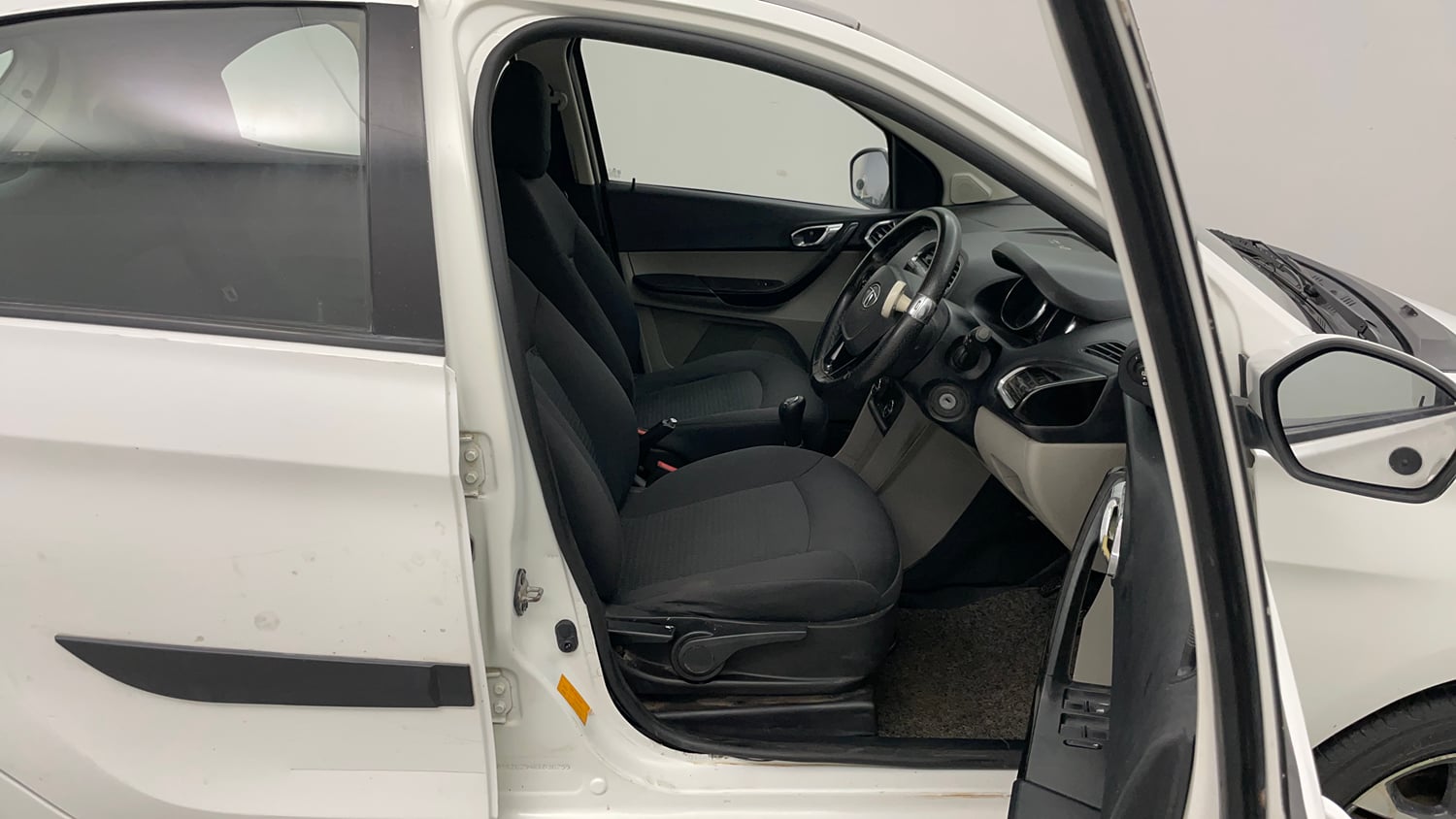Used 2019 Tata Tiago Revotron XZ Plus Dual Tone Petrol Manual interior RIGHT SIDE FRONT DOOR CABIN VIEW