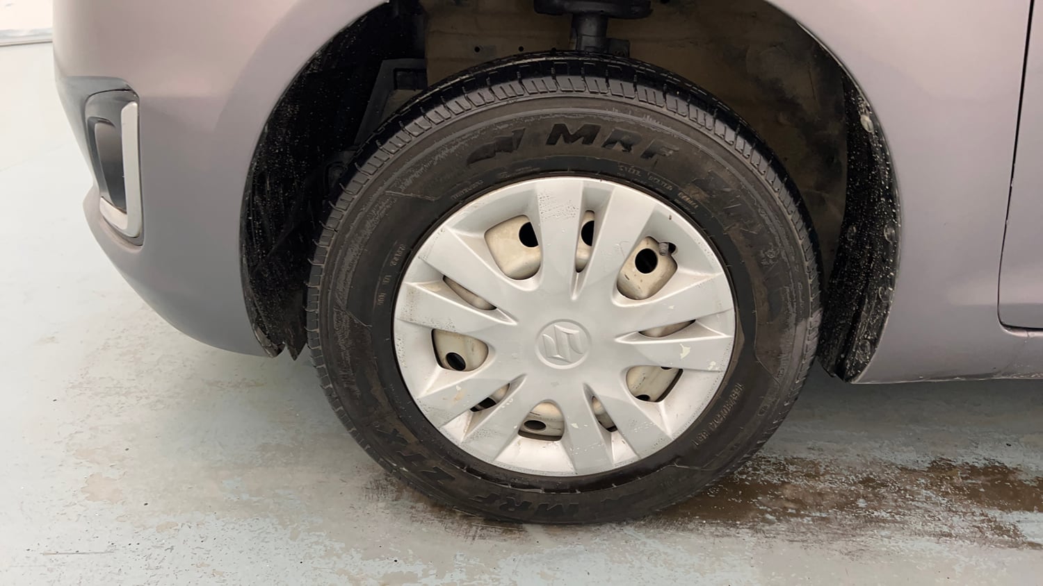 Used 2017 Maruti Suzuki Swift LXi Petrol Manual tyres LEFT FRONT TYRE RIM VIEW