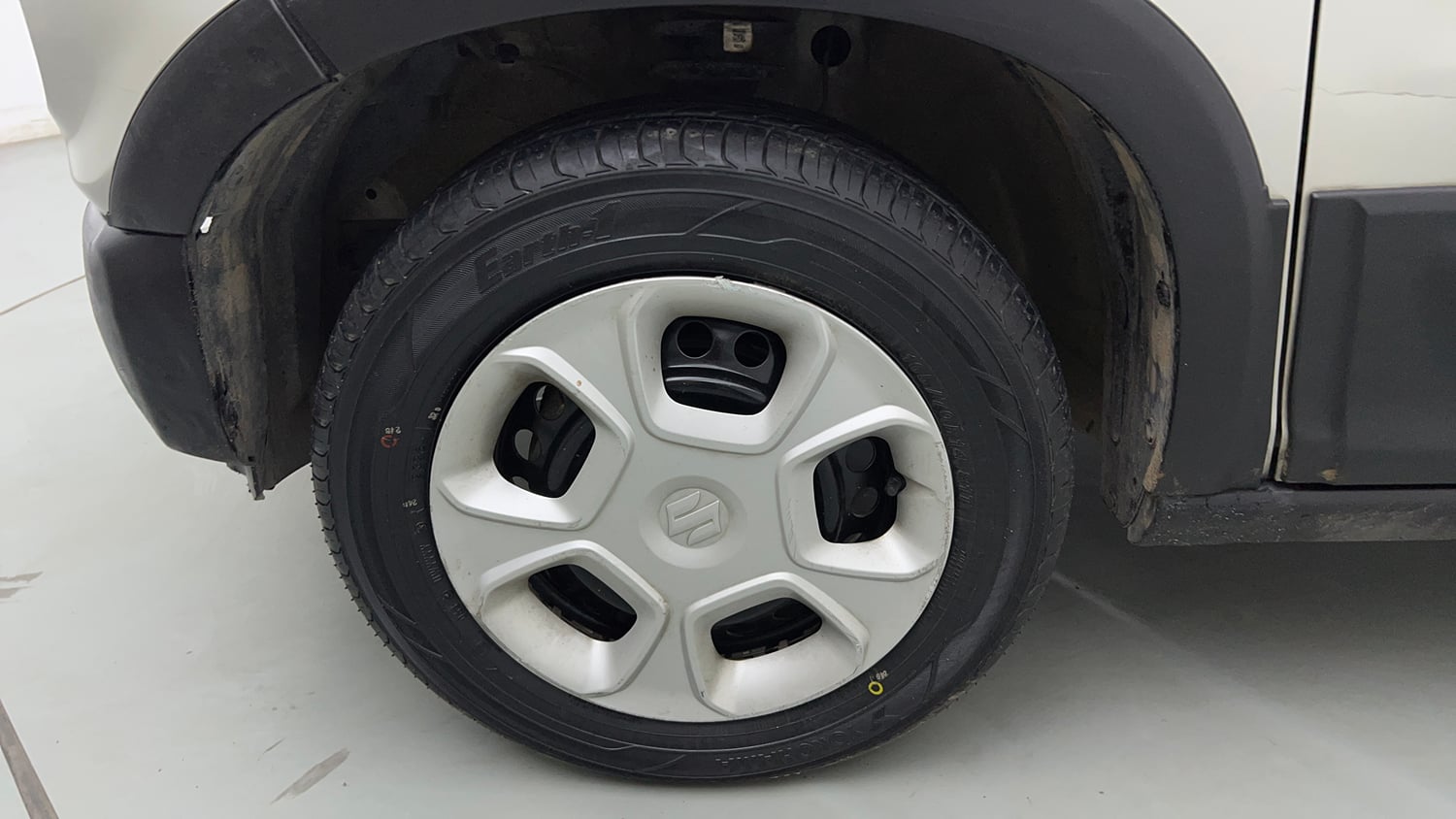 Used 2020 Maruti Suzuki S-Presso VXi Plus AMT Petrol Automatic tyres LEFT FRONT TYRE RIM VIEW