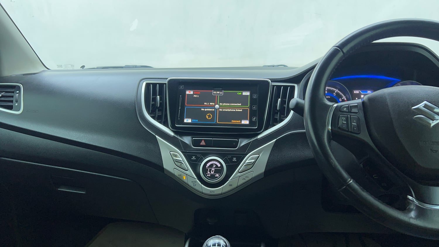 Used 2017 Maruti Suzuki Baleno Alpha 1.2 Petrol Manual top_features Integrated (in-dash) music system