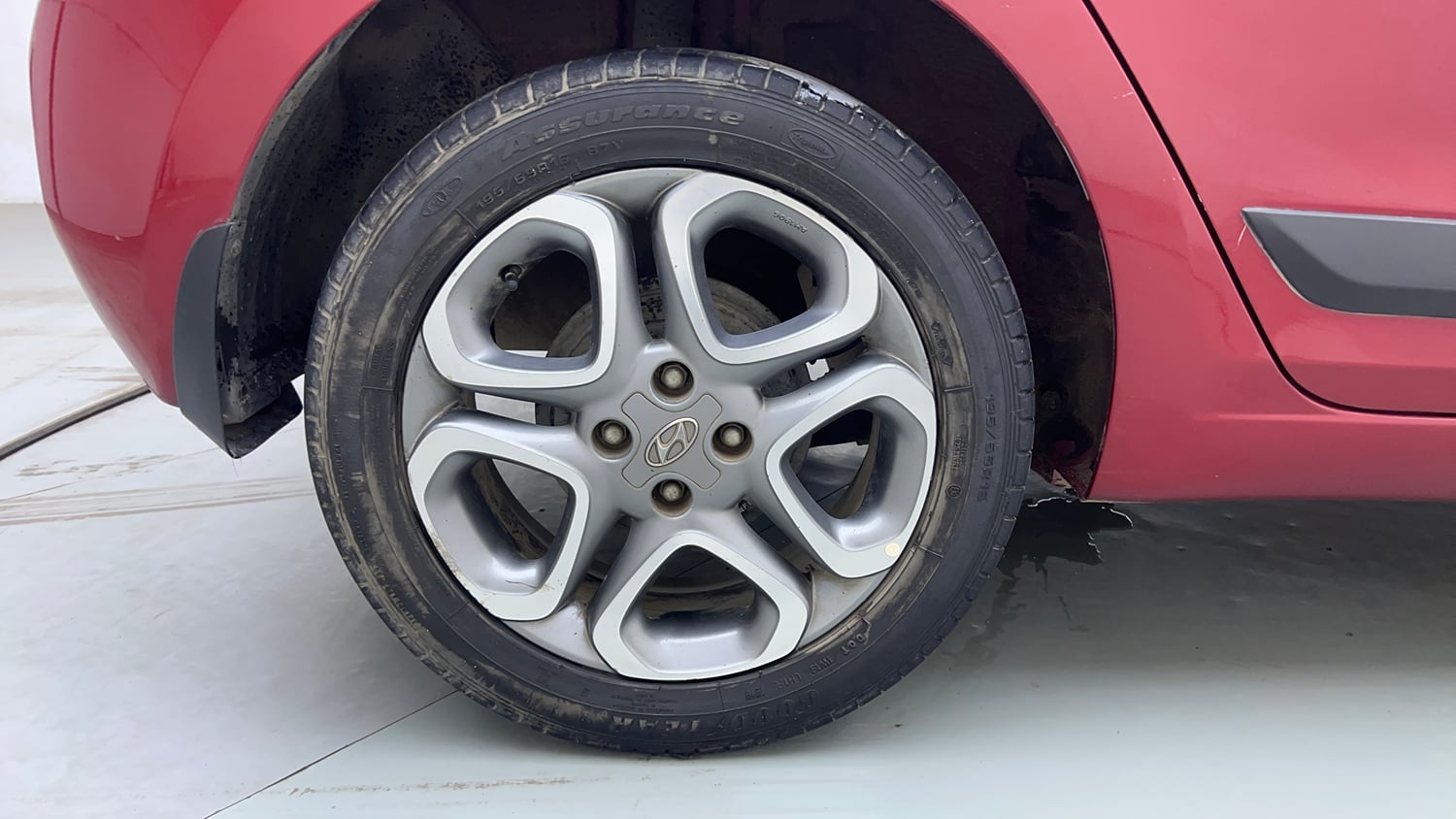Used 2018 Hyundai Elite i20 Asta 1.2 (O) Petrol Manual tyres RIGHT REAR TYRE RIM VIEW
