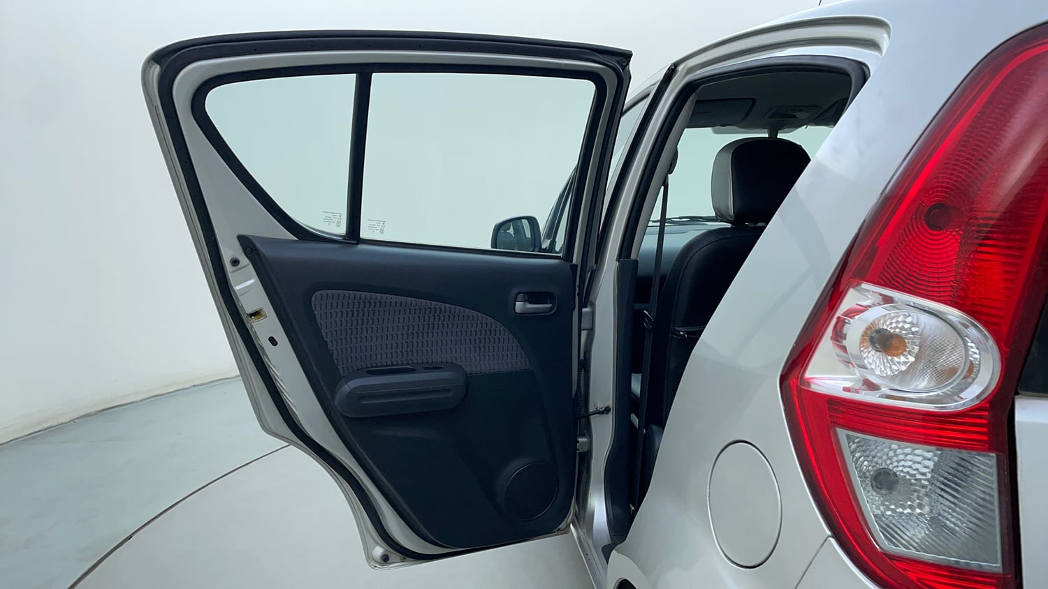 Used 2015 Maruti Suzuki Ritz Zxi BS-IV Petrol Manual interior LEFT REAR DOOR OPEN VIEW