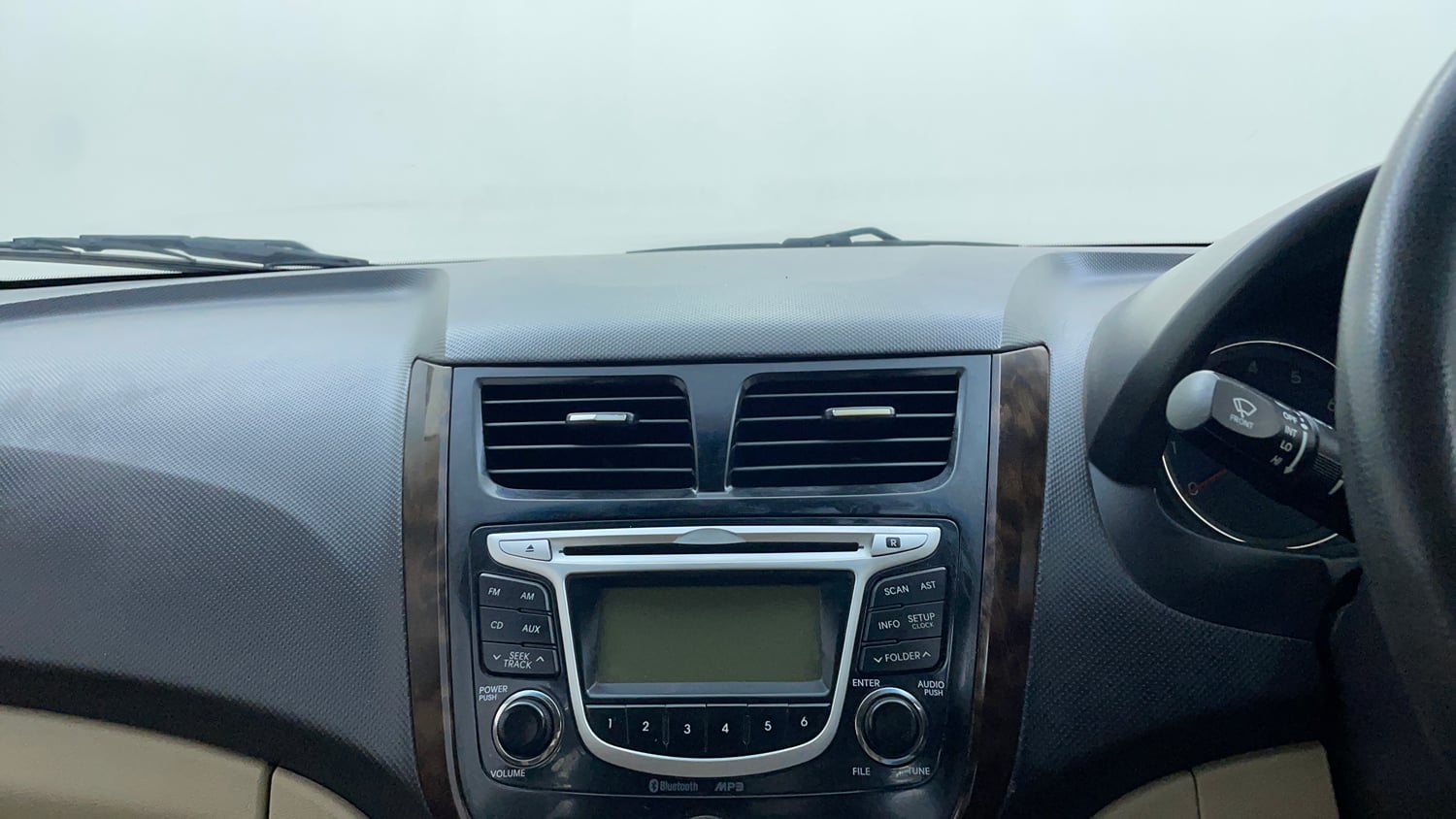 Used 2014 Hyundai Verna Fluidic 1.6 VTVT SX Petrol Manual top_features Integrated (in-dash) music system