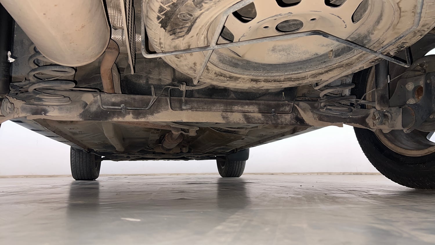 Used 2017 Renault Duster RXS CVT Petrol Automatic extra REAR UNDERBODY VIEW (TAKEN FROM REAR)