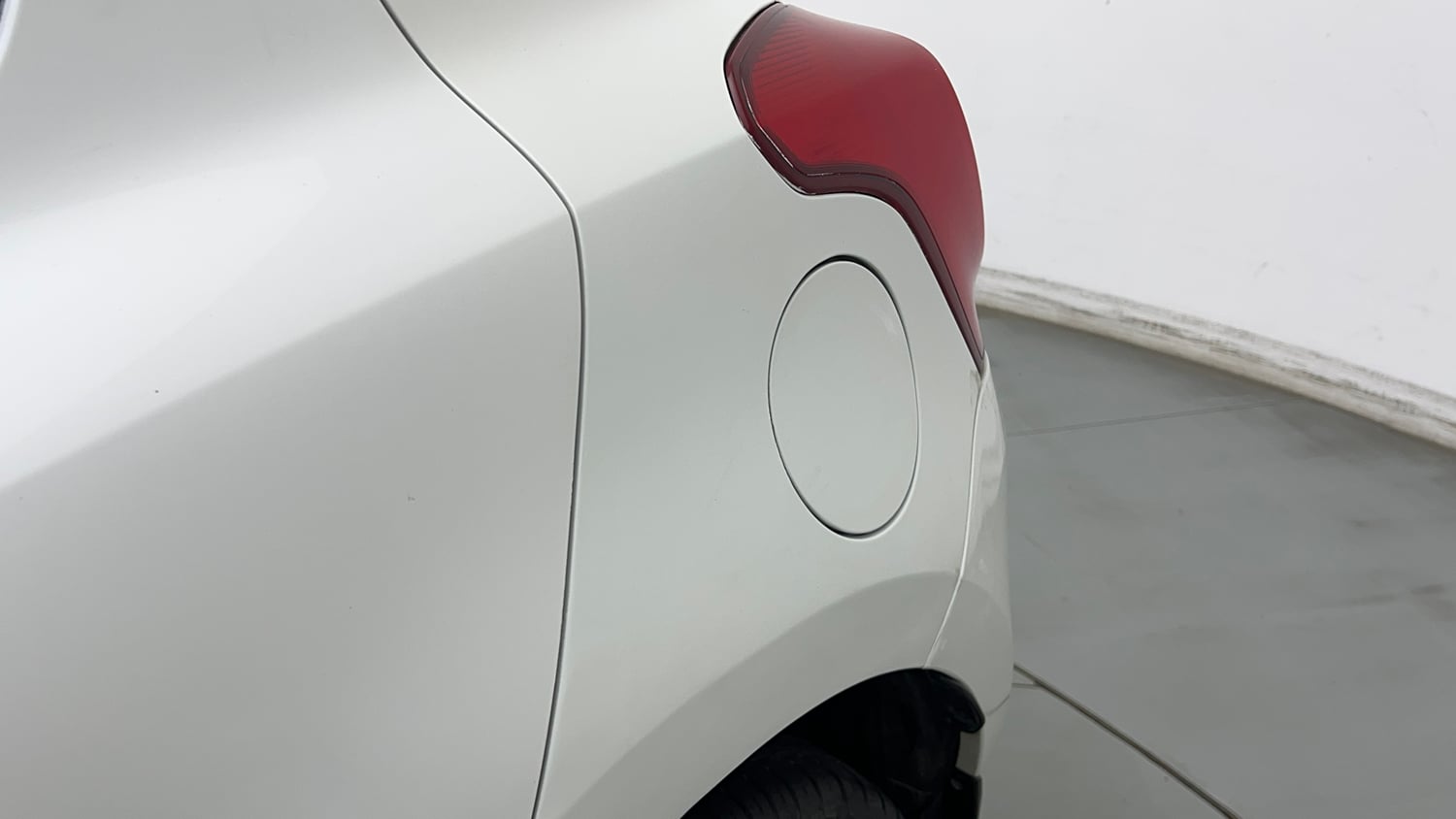 Used 2022 Maruti Suzuki Swift VXi Petrol Manual dents MINOR SCRATCH