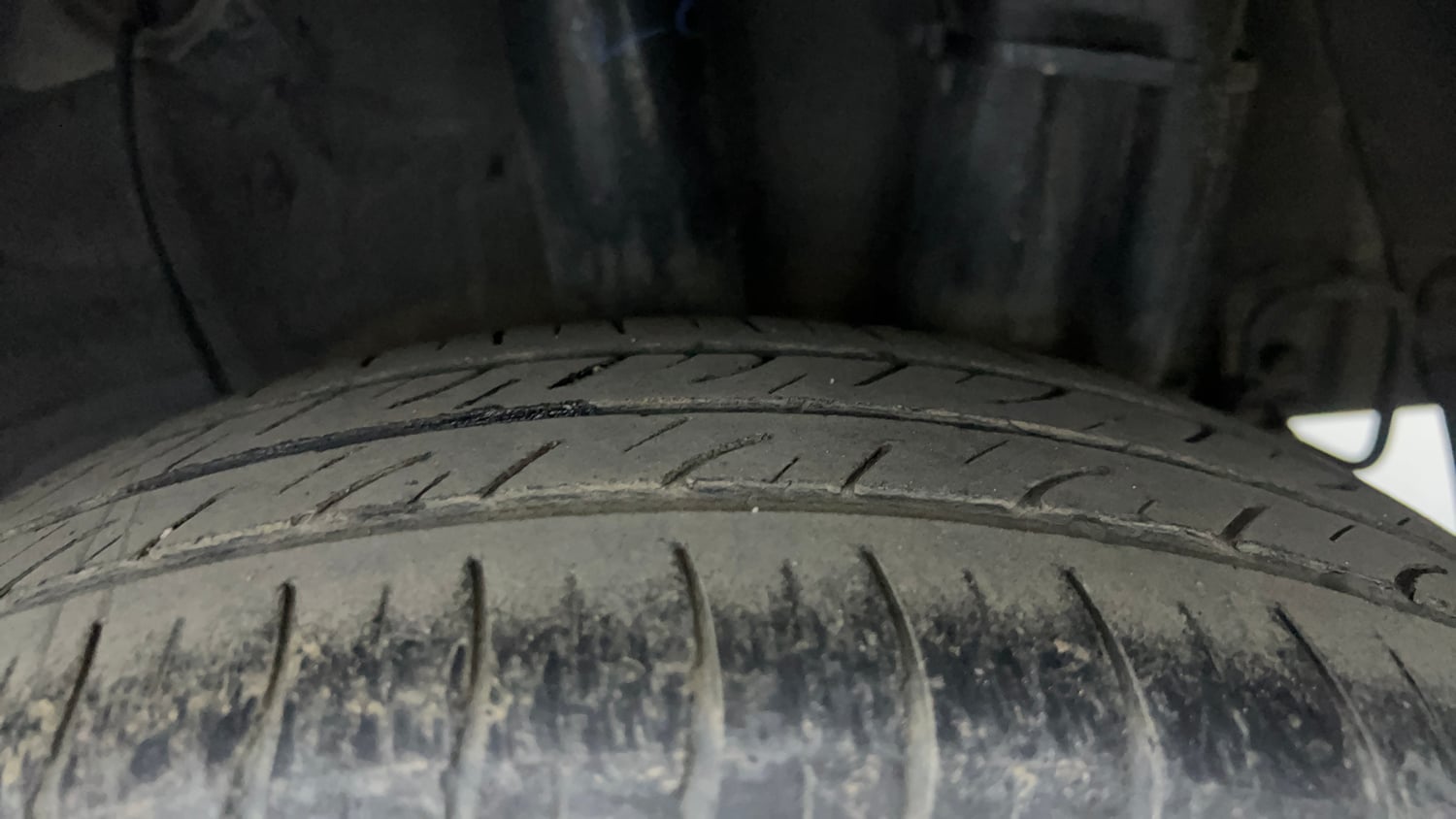 Used 2018 Hyundai Grand i10 Asta U2 1.2 CRDi Diesel Manual tyres LEFT REAR TYRE TREAD VIEW