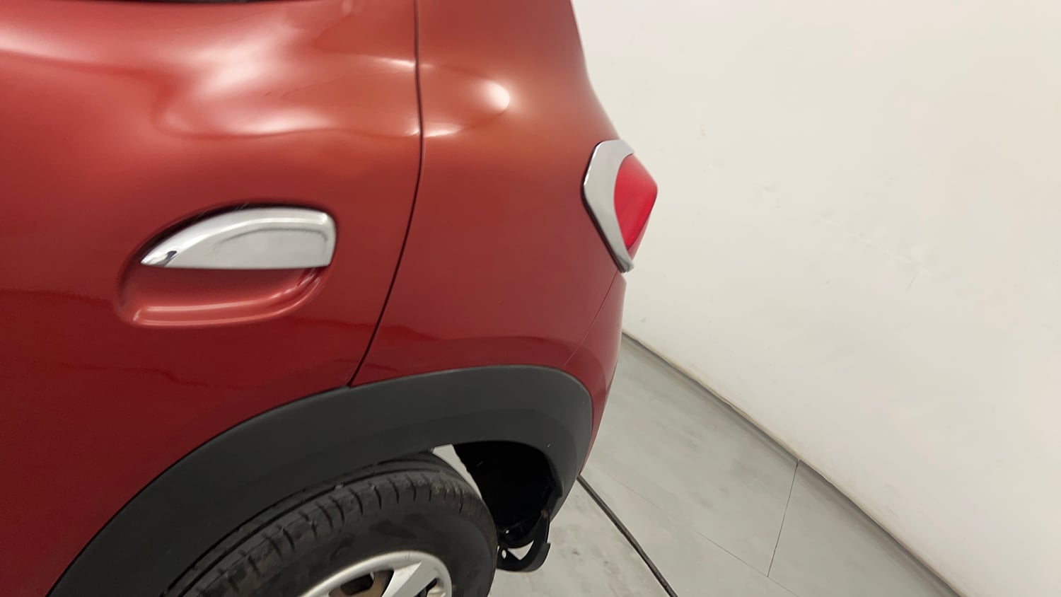 Used 2017 Renault Kwid RXT Petrol Manual dents MINOR SCRATCH