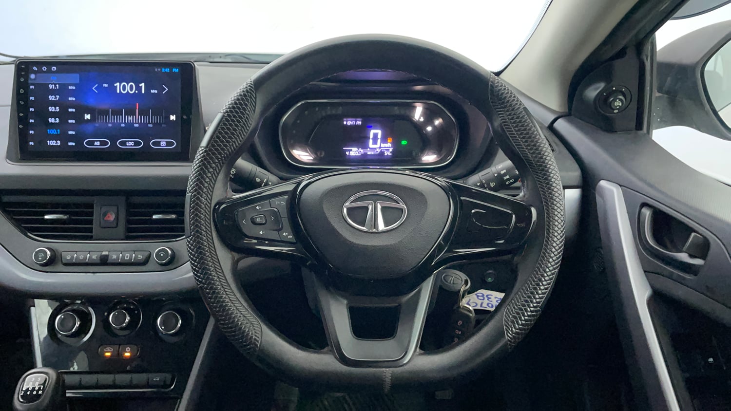 Used 2021 Tata Nexon XM (S) Petrol Manual interior STEERING VIEW