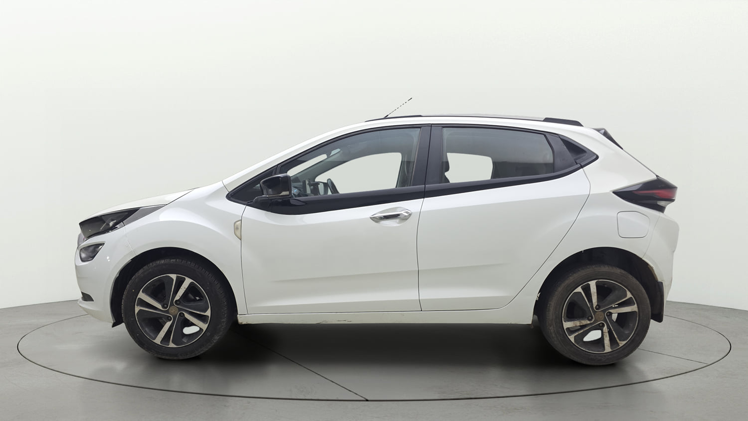 Used 2020 Tata Altroz XZ Petrol Petrol Manual exterior LEFT SIDE VIEW