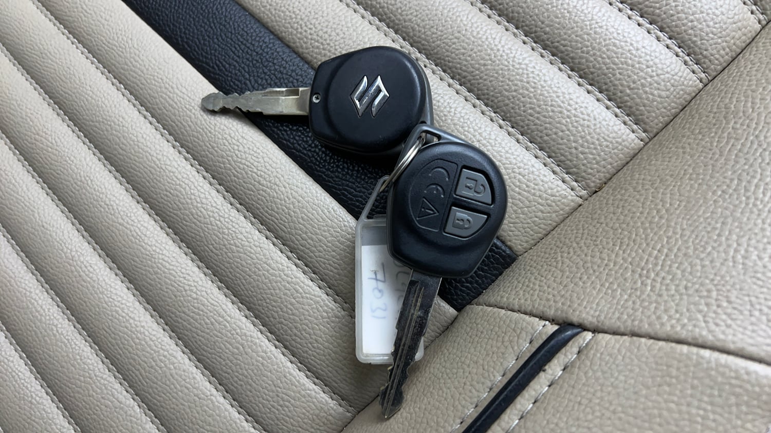 Used 2018 Maruti Suzuki Dzire VXi AMT Petrol Automatic extra CAR KEY VIEW