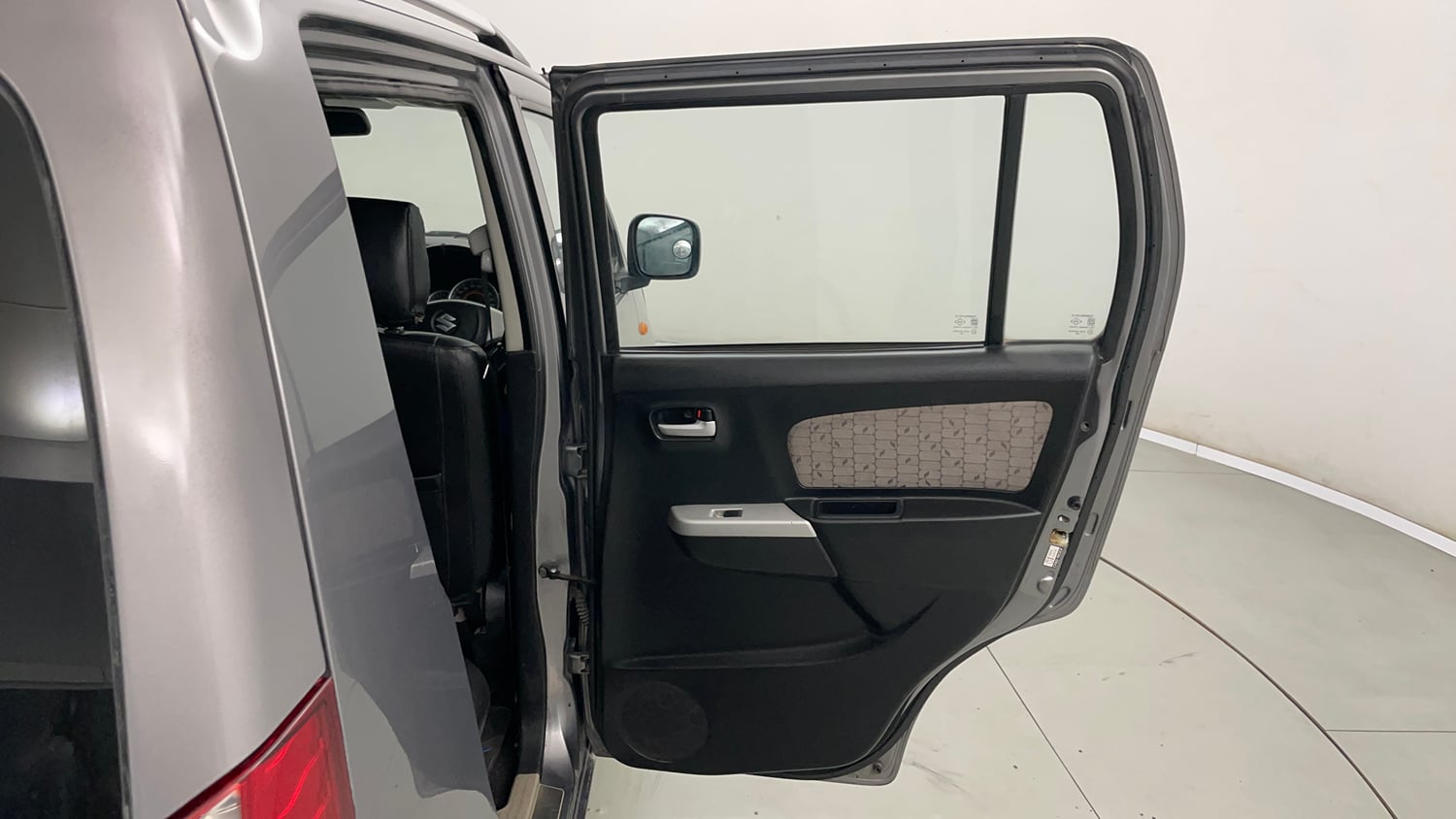 Used 2015 Maruti Suzuki Wagon R VXI Petrol Manual interior RIGHT REAR DOOR OPEN VIEW