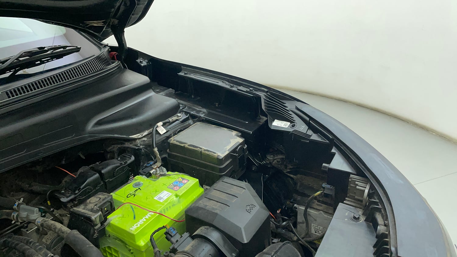 Used 2024 Hyundai Creta 1.5 MPi Petrol MT S(O) Petrol Manual engine ENGINE LEFT SIDE HINGE & APRON VIEW