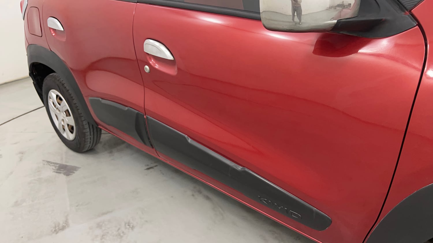 Used 2017 Renault Kwid RXT Petrol Manual dents MINOR SCRATCH
