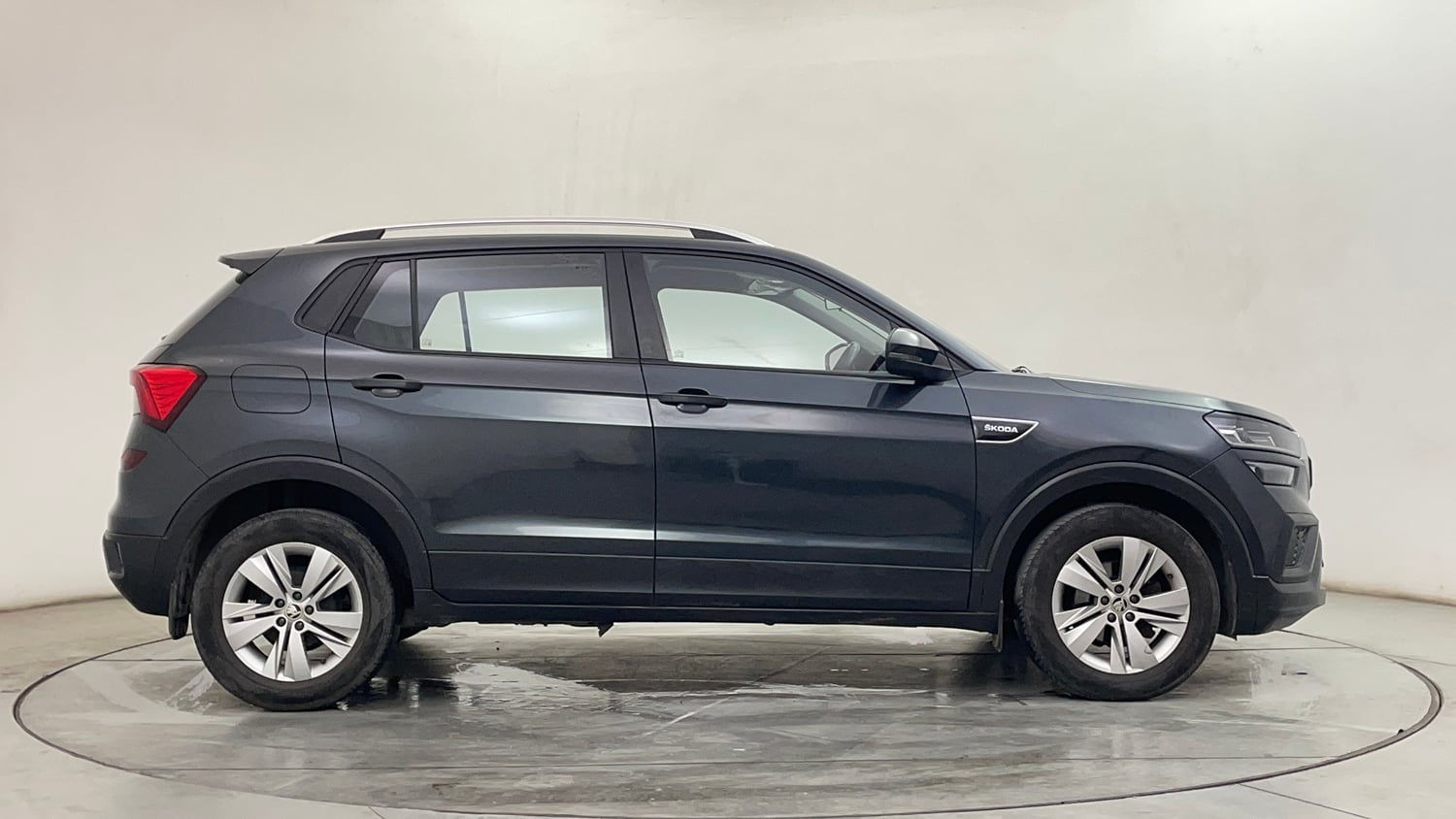 Used 2023 Skoda Kushaq Ambition 1.0L TSI MT Petrol Manual exterior RIGHT SIDE VIEW