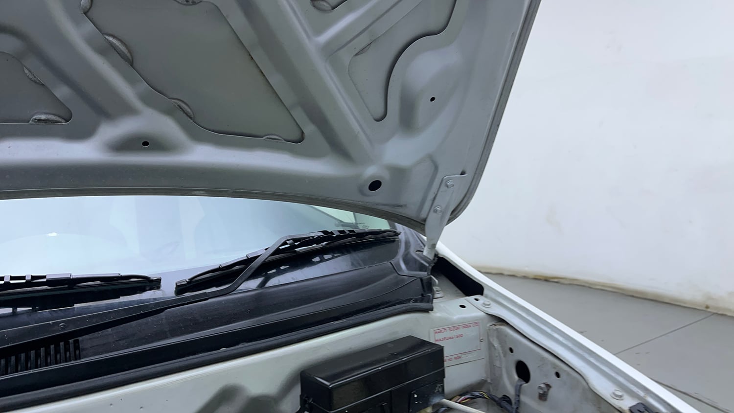 Used 2017 Maruti Suzuki Alto 800 VXi (O) Petrol Manual engine ENGINE LEFT SIDE HINGE & APRON VIEW