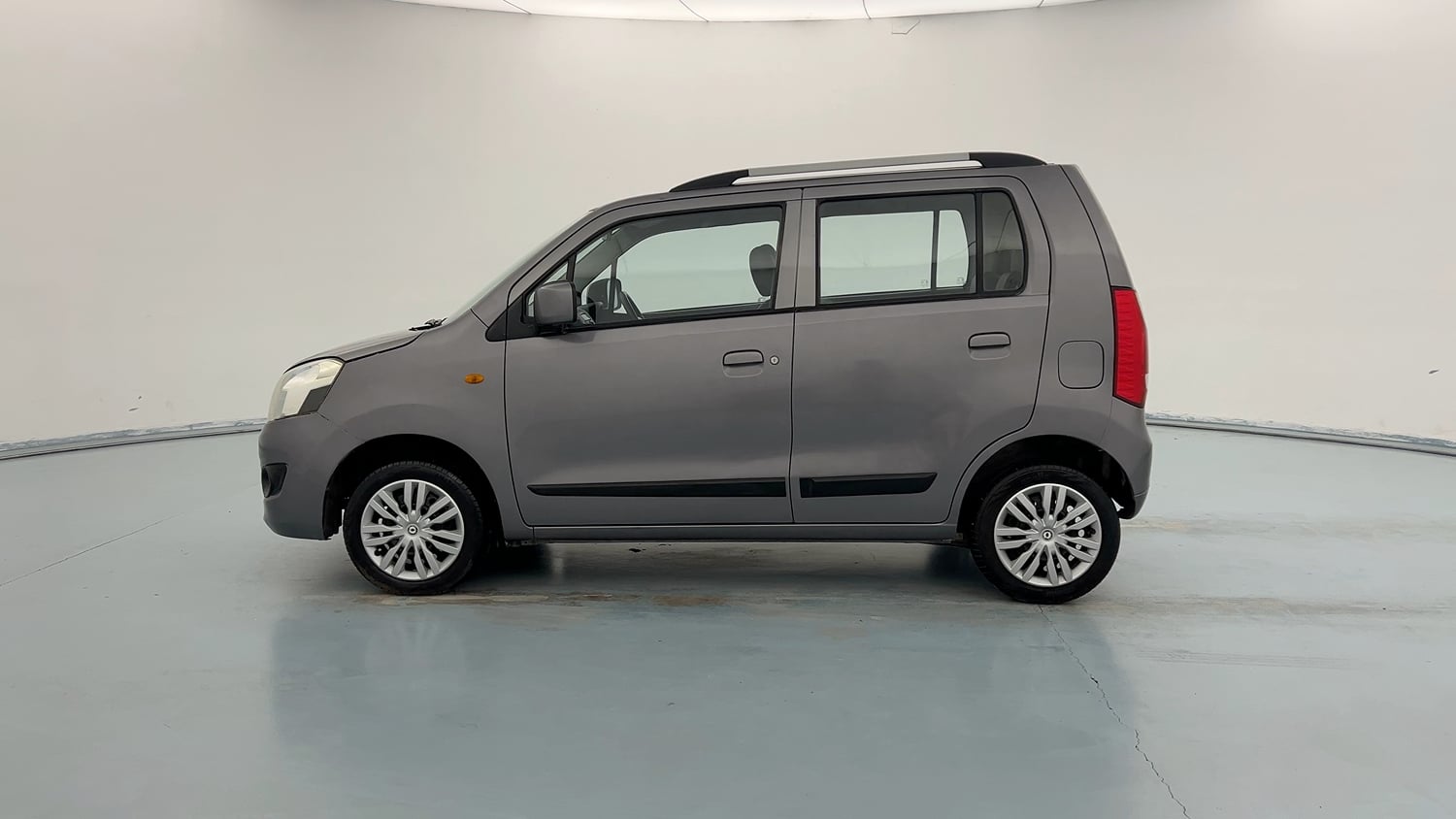 Used 2015 Maruti Suzuki Wagon R VXI Petrol Manual exterior LEFT SIDE VIEW