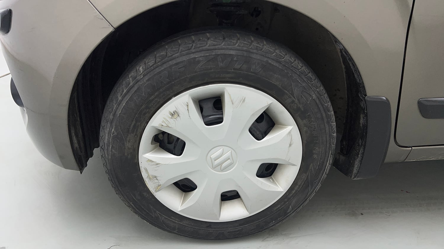 Used 2019 Maruti Suzuki Wagon R VXi (O) 1.2 AMT Petrol Automatic tyres LEFT FRONT TYRE RIM VIEW