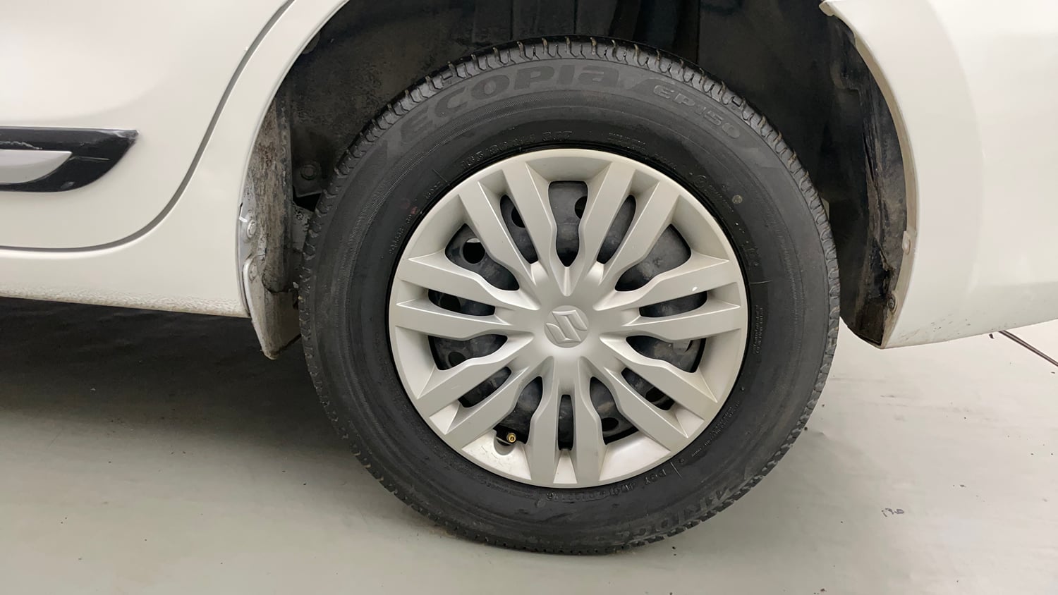 Used 2019 Maruti Suzuki Dzire VXi AMT Petrol Automatic tyres LEFT REAR TYRE RIM VIEW