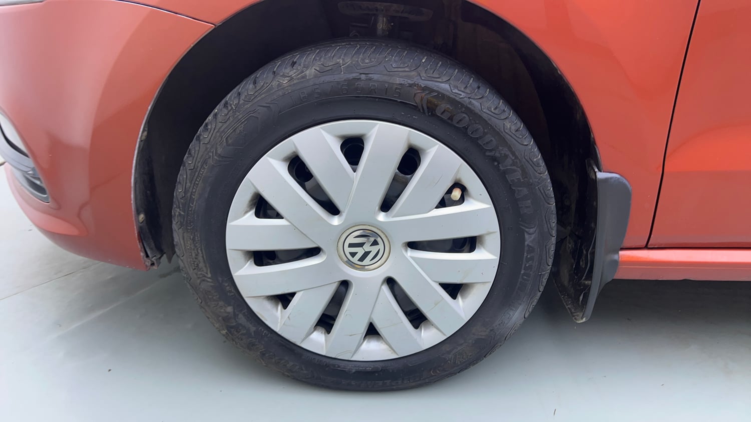 Used 2014 Volkswagen Polo Comfortline 1.2L (P) Petrol Manual tyres LEFT FRONT TYRE RIM VIEW