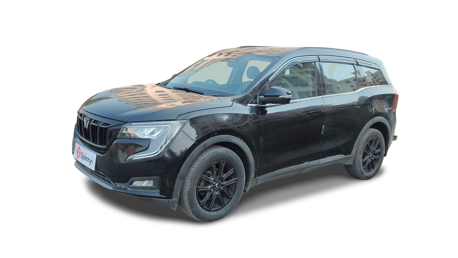 Used 2024 Mahindra XUV700 AX7 Luxury Pack Petrol AT 7 STR Petrol Automatic Image