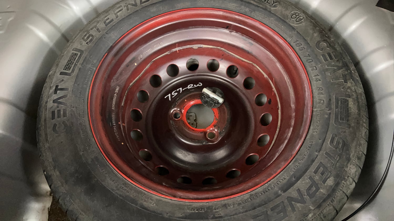 Used 2022 Renault Kwid RXT 1.0 (O) Petrol Manual tyres SPARE TYRE VIEW