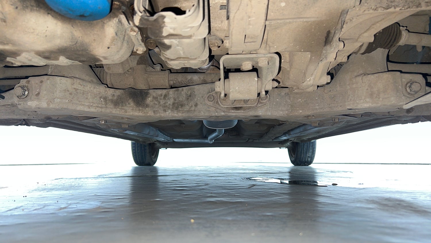 Used 2015 Hyundai Xcent S 1.2 Petrol Manual extra FRONT LEFT UNDERBODY VIEW