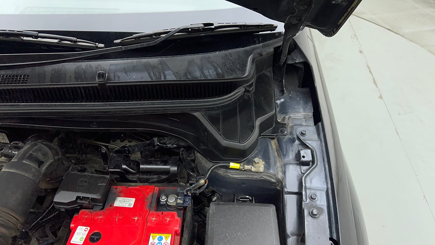 Used 2022 Hyundai i20 N Line N8 1.0 Turbo DCT Petrol Automatic engine ENGINE LEFT SIDE HINGE & APRON VIEW