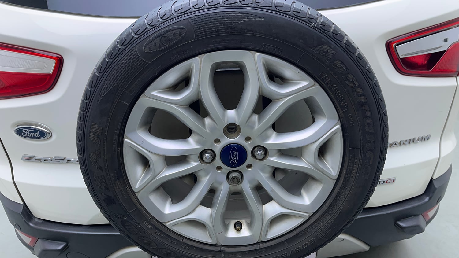 Used 2015 Ford EcoSport Titanium 1.5 TDCi (Opt) Diesel Manual tyres SPARE TYRE VIEW
