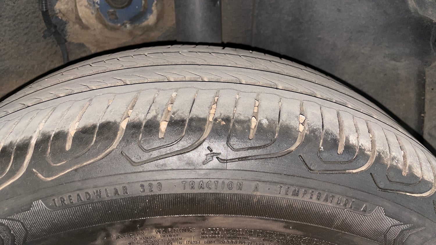 Used 2023 Tata Altroz XZ Plus (S) Petrol Manual tyres LEFT REAR TYRE TREAD VIEW