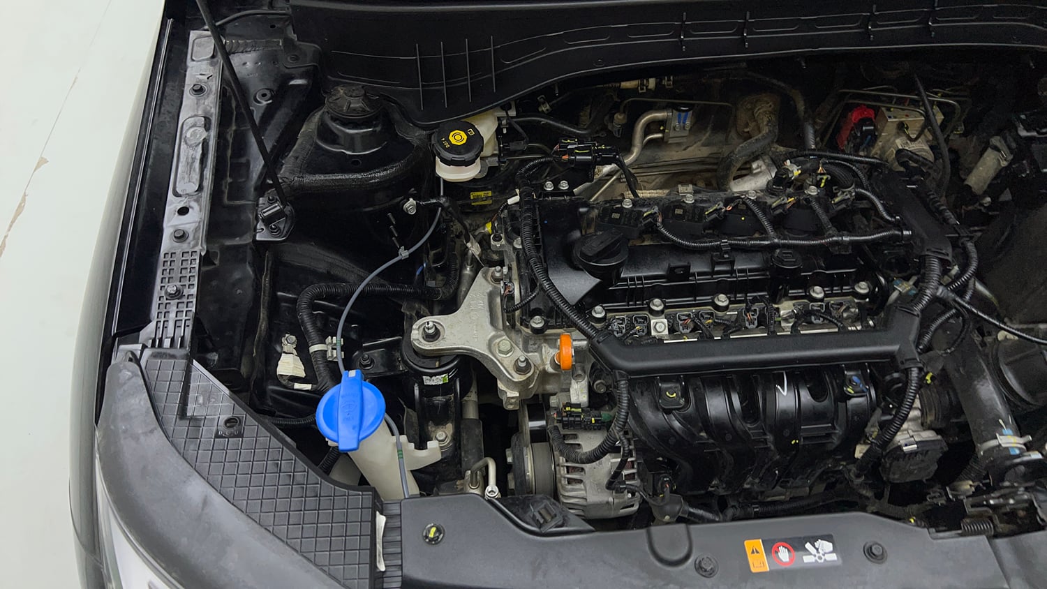 Used 2026 Hyundai Venue 1.2 Kappa Petrol MT HX5 Petrol Manual engine ENGINE RIGHT SIDE VIEW